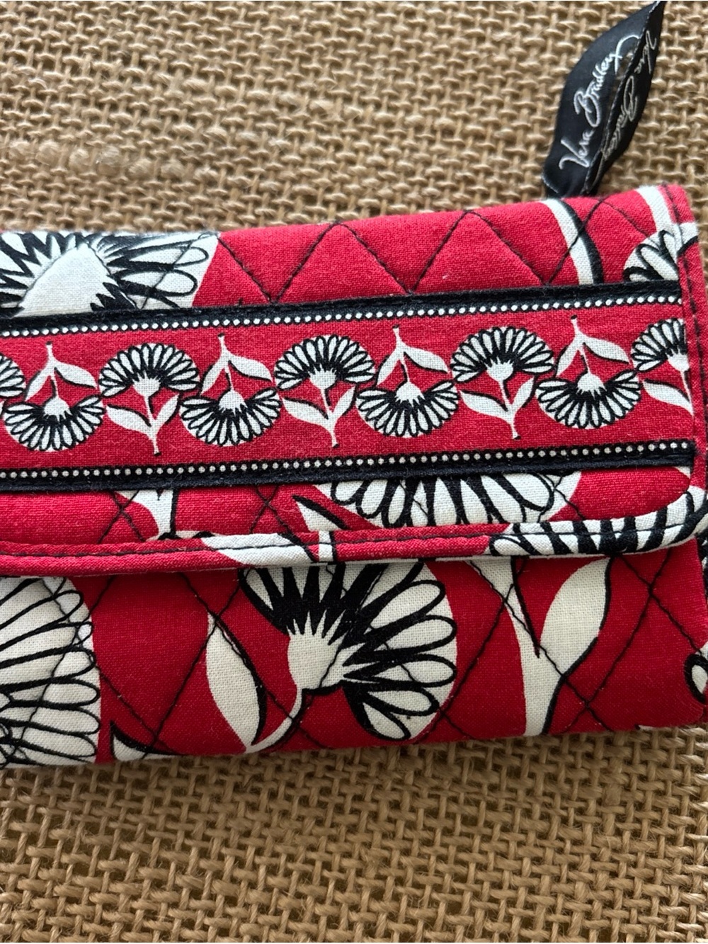 Vera Bradley Retired Deco Daisy Quilted Trifold Wallet- Red, Black, White! EUC
